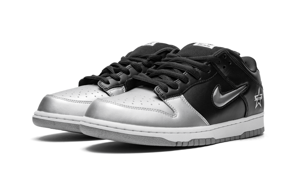 Nike SB Dunk Low OG QS "Supreme - Jewel Swoosh Silver/Black" CK3480 001