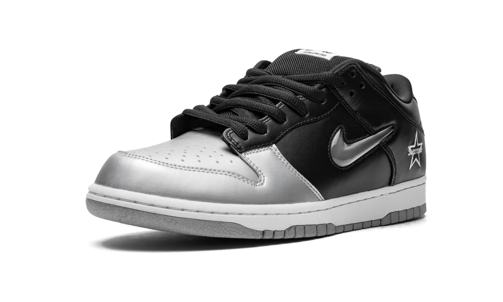 Nike SB Dunk Low OG QS "Supreme - Jewel Swoosh Silver/Black" CK3480 001