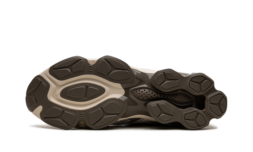 ASICS Gel-Quantum Kinetic "Birch Dark Taupe" 1203A270 201