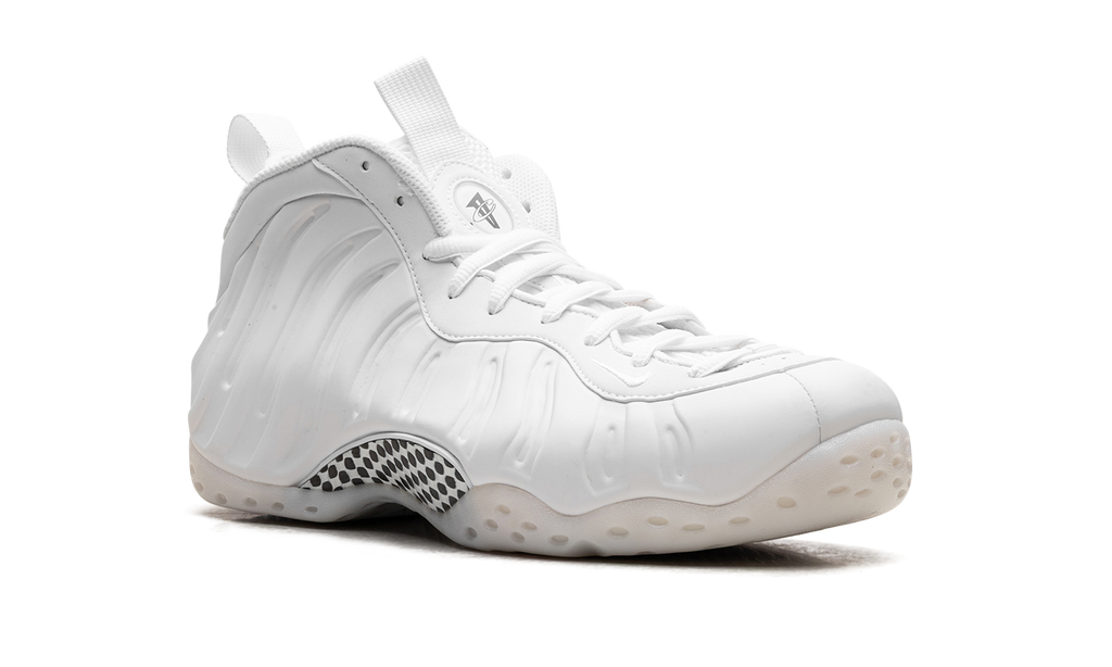 Nike Air Foamposite One "Triple White" HJ5195 100