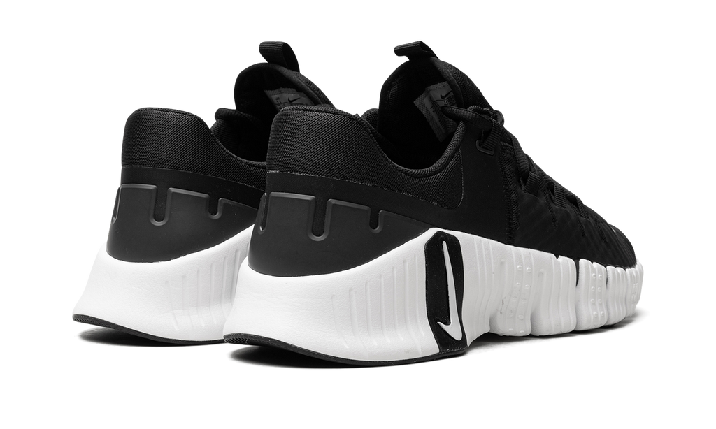 Nike Free Metcon 5 "Black / White" DV3949 001