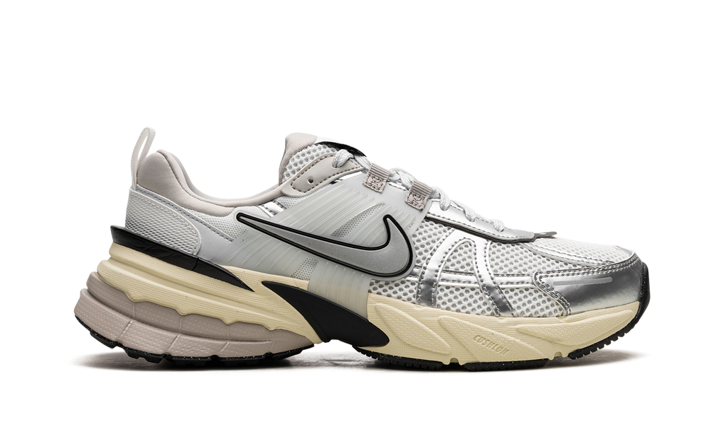 Nike V2K RUN WMNS "Metallic Silver" FD0736 100
